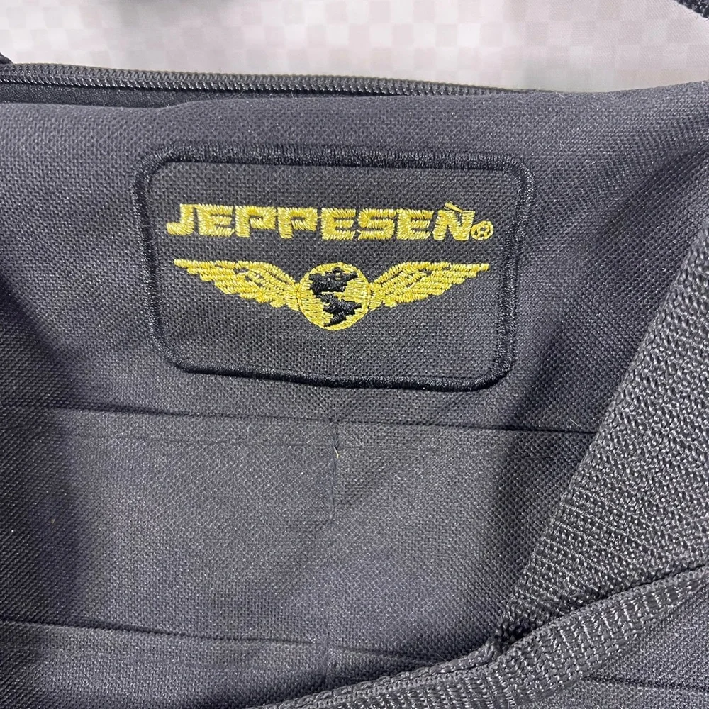 Jeppesen Flight Duffle Overnight Bag Pilot Aviation Black‎ 16x9x5 1/2” Dual Zip